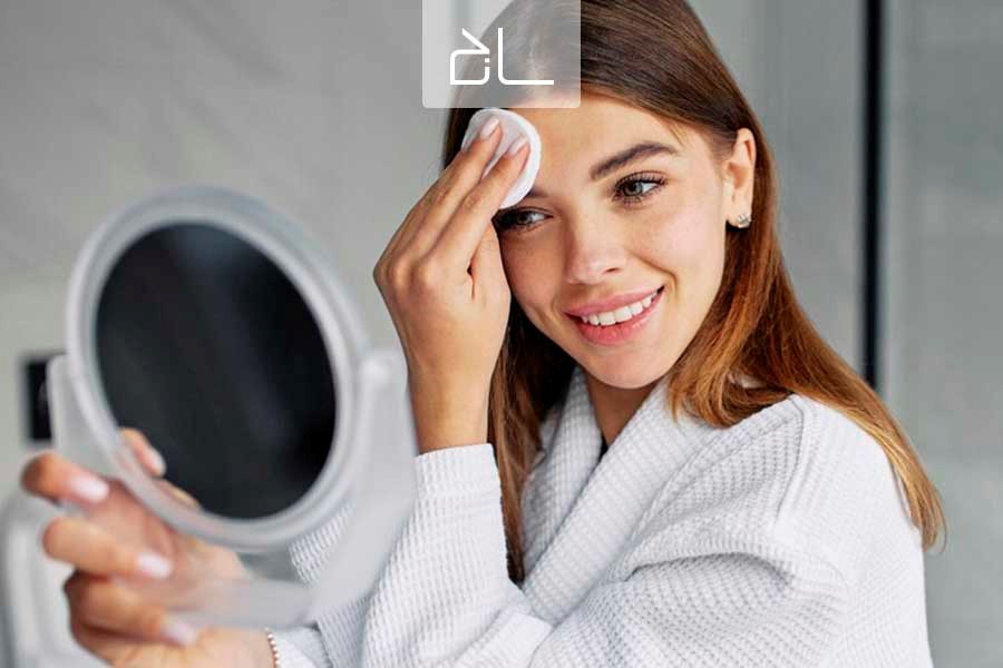 در پاک کردن آرایش صورت باید روشی را پیدا کرد که همۀ آلودگی‎‌ها و موادآرایشی از پوست پاک شوند.